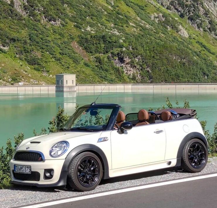 LOWERED MINI COOPER S CONVERTIBLE ON KW COILOVERS